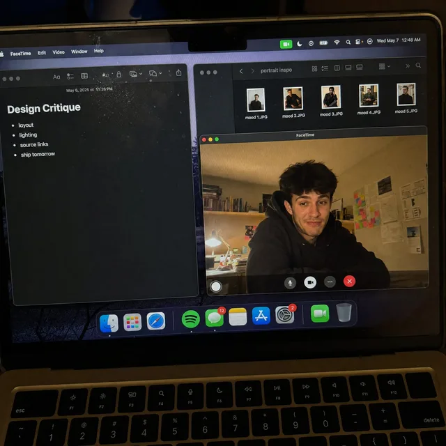 Пример результата: Снимок экрана ноутбука с FaceTime на телефон